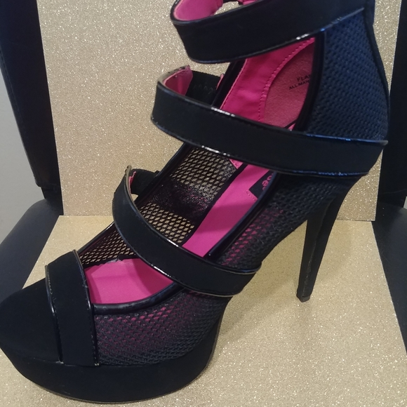 black strappy Dollhouse stilettos - Picture 2 of 6